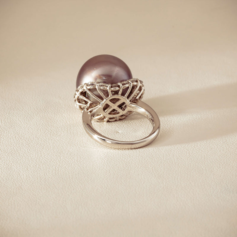 Deja Vu Platinum 16mm Black Pearl & Diamond Ring