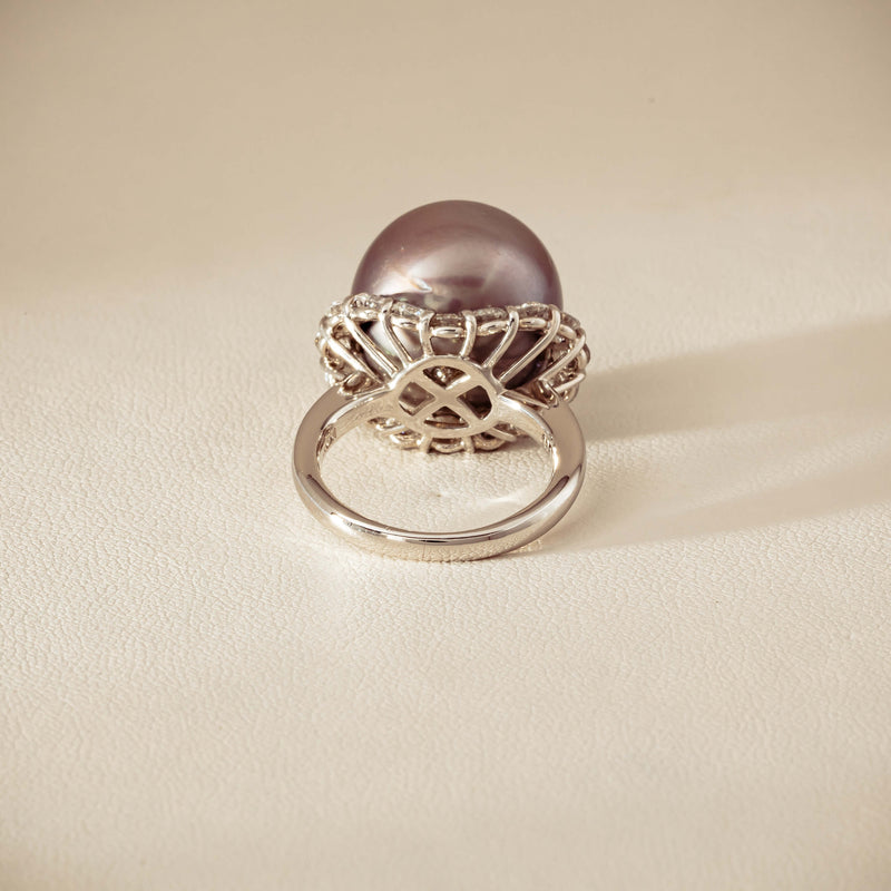 Deja Vu Platinum 16mm Black Pearl & Diamond Ring