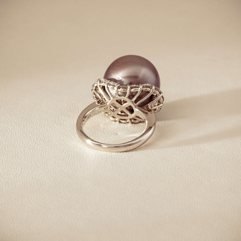 Deja Vu Platinum 16mm Black Pearl & Diamond Ring