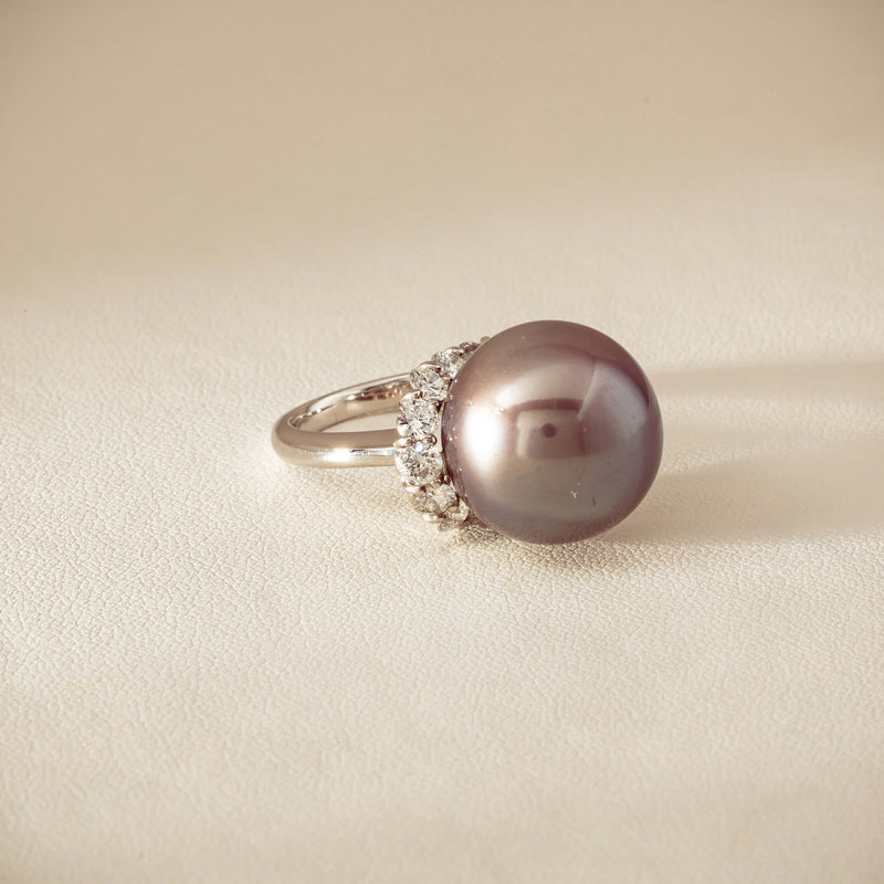 Deja Vu Platinum 16mm Black Pearl & Diamond Ring