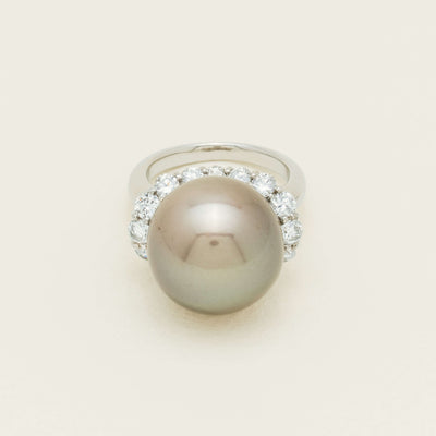 Deja Vu Platinum 16mm Black Pearl & Diamond Ring