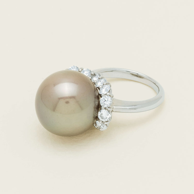 Deja Vu Platinum 16mm Black Pearl & Diamond Ring
