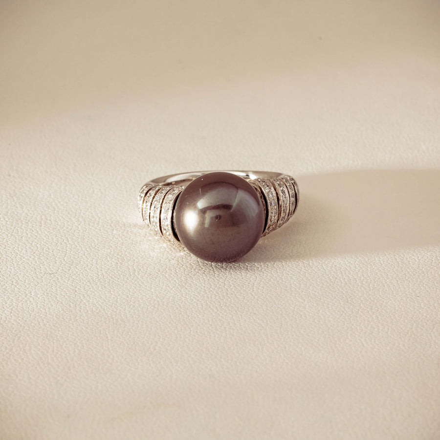Deja Vu Platinum 13mm Black Pearl & Diamond Ring