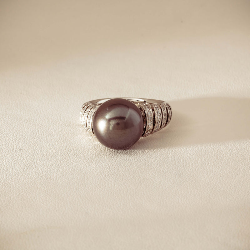 Deja Vu Platinum 13mm Black Pearl & Diamond Ring