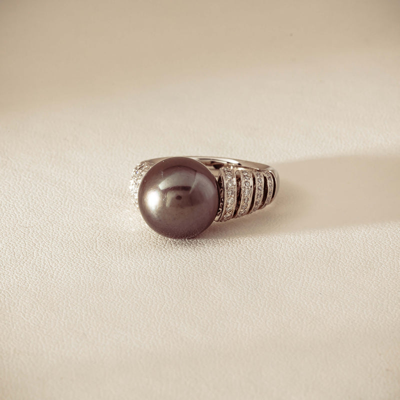 Deja Vu Platinum 13mm Black Pearl & Diamond Ring