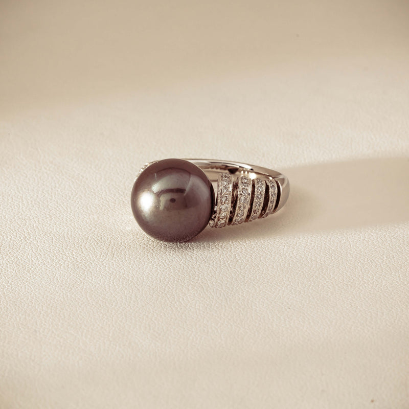 Deja Vu Platinum 13mm Black Pearl & Diamond Ring