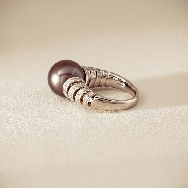 Deja Vu Platinum 13mm Black Pearl & Diamond Ring