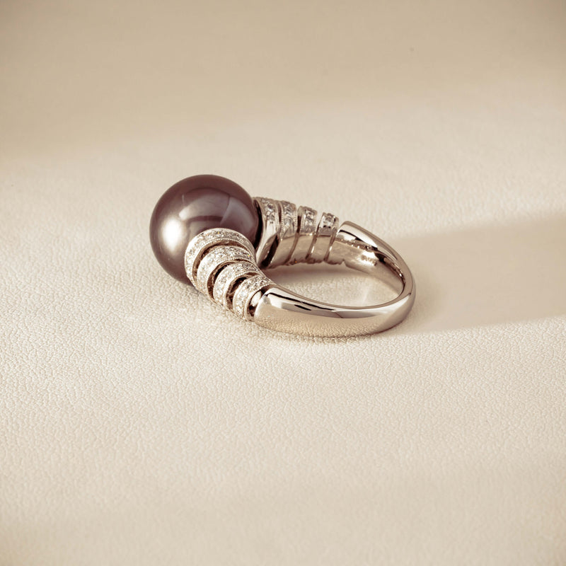 Deja Vu Platinum 13mm Black Pearl & Diamond Ring