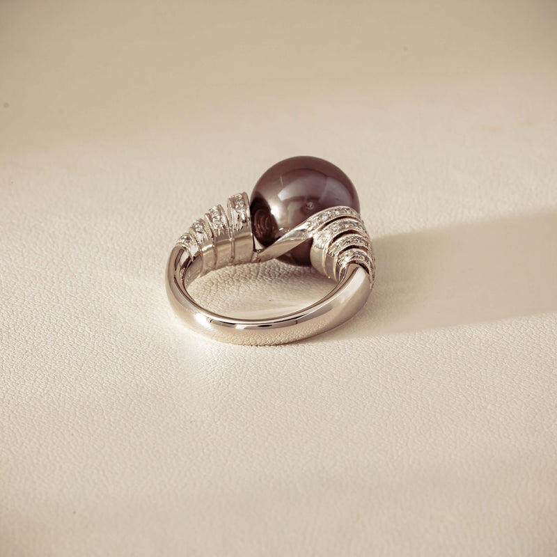 Deja Vu Platinum 13mm Black Pearl & Diamond Ring