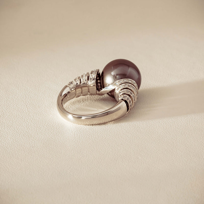 Deja Vu Platinum 13mm Black Pearl & Diamond Ring