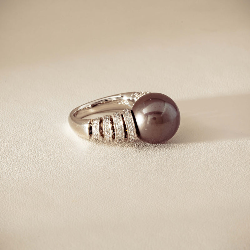 Deja Vu Platinum 13mm Black Pearl & Diamond Ring
