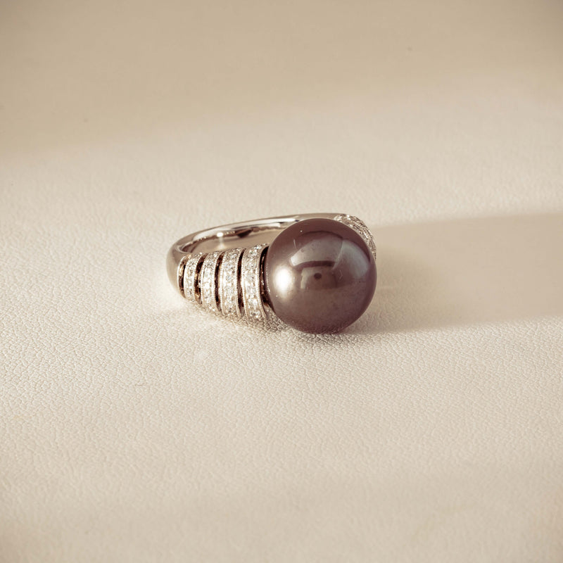 Deja Vu Platinum 13mm Black Pearl & Diamond Ring