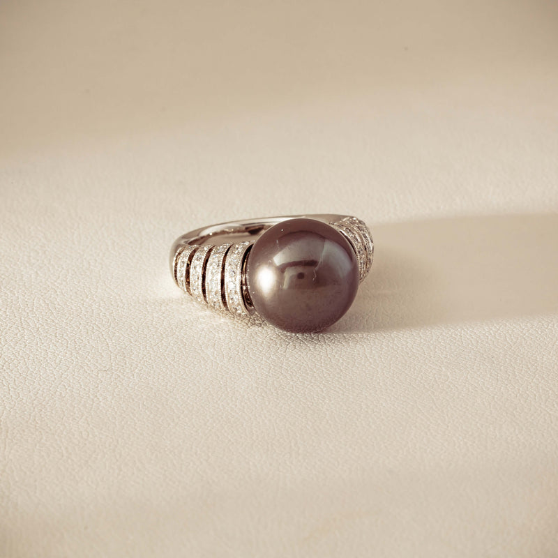 Deja Vu Platinum 13mm Black Pearl & Diamond Ring