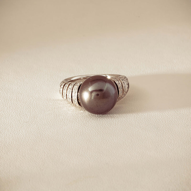 Deja Vu Platinum 13mm Black Pearl & Diamond Ring