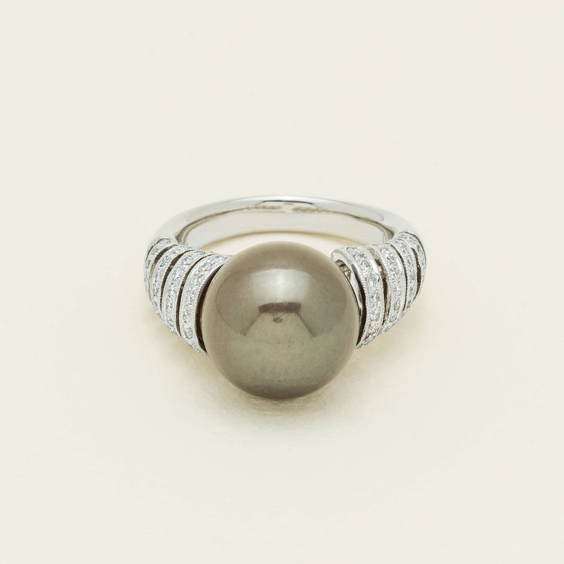Deja Vu Platinum 13mm Black Pearl & Diamond Ring