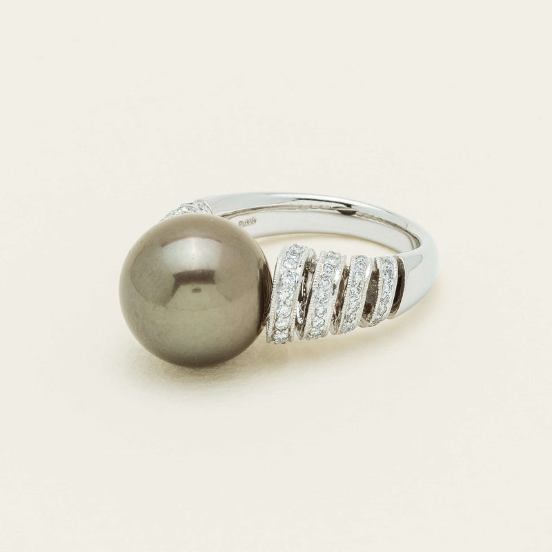 Deja Vu Platinum 13mm Black Pearl & Diamond Ring
