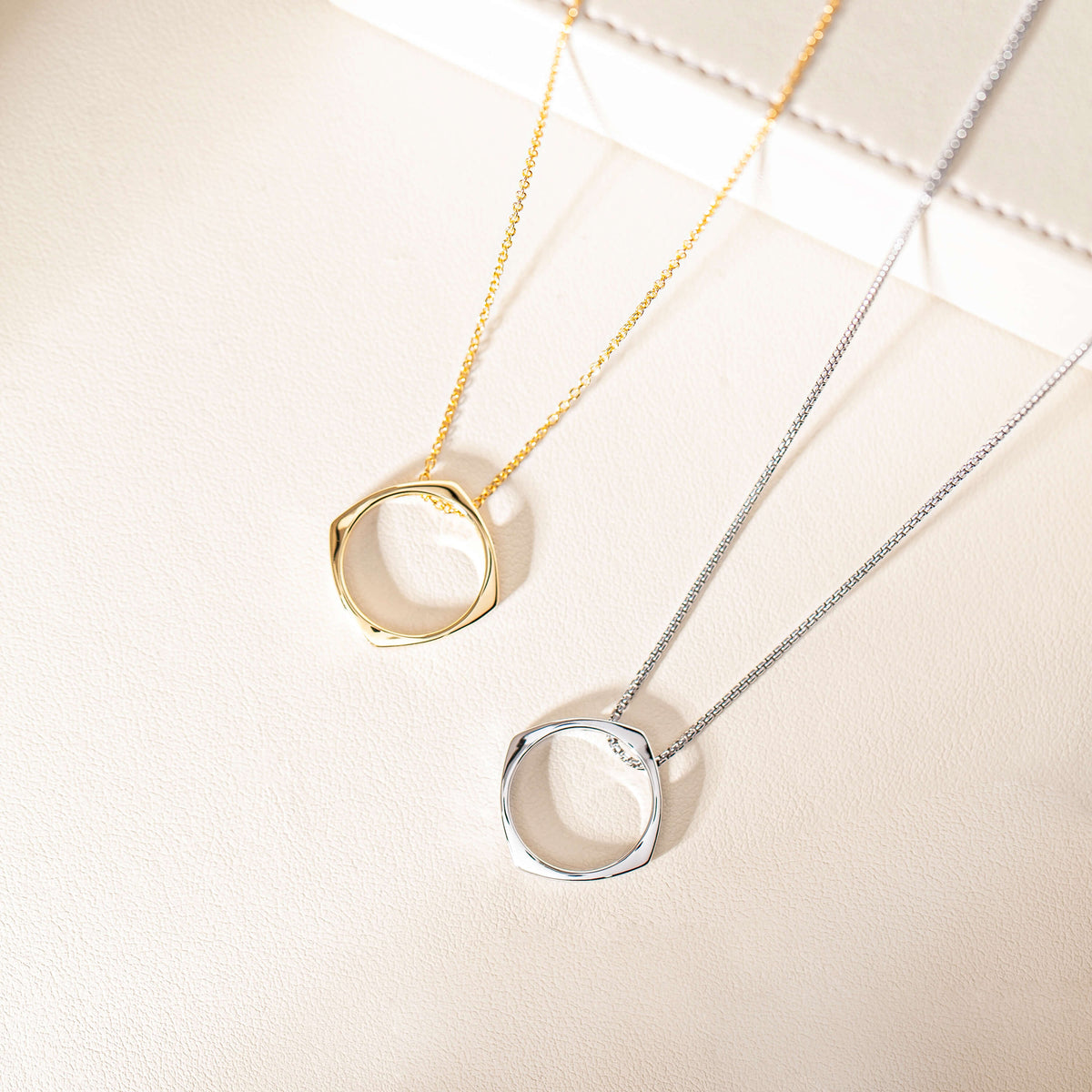 Eos pendants