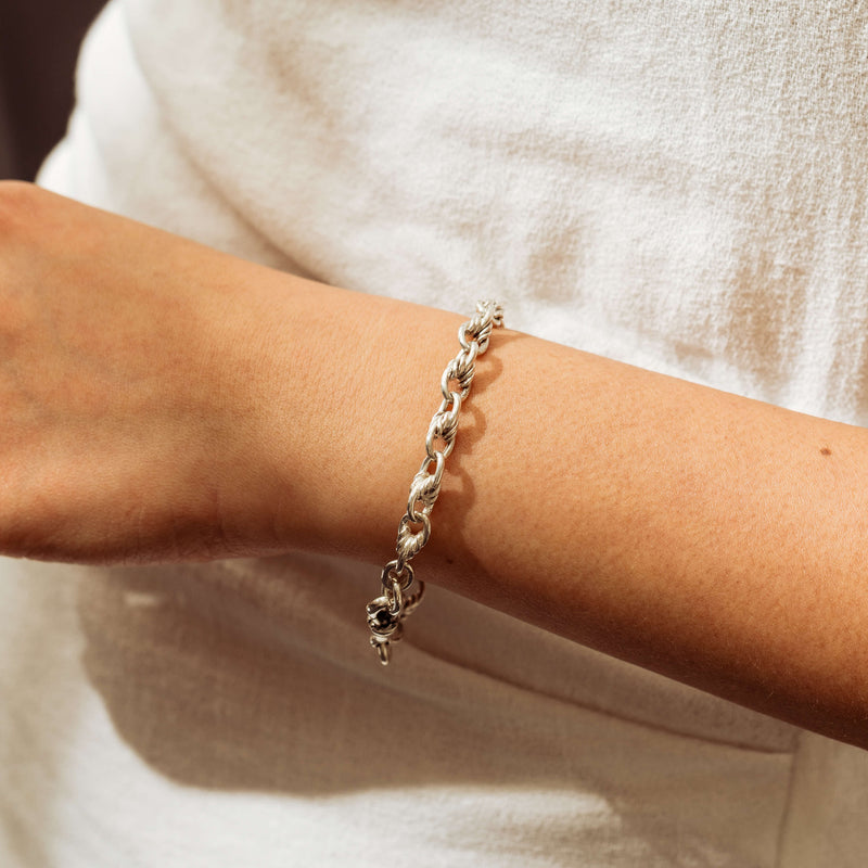 Deja Vu Sterling Silver Prince of Wales Link Bracelet