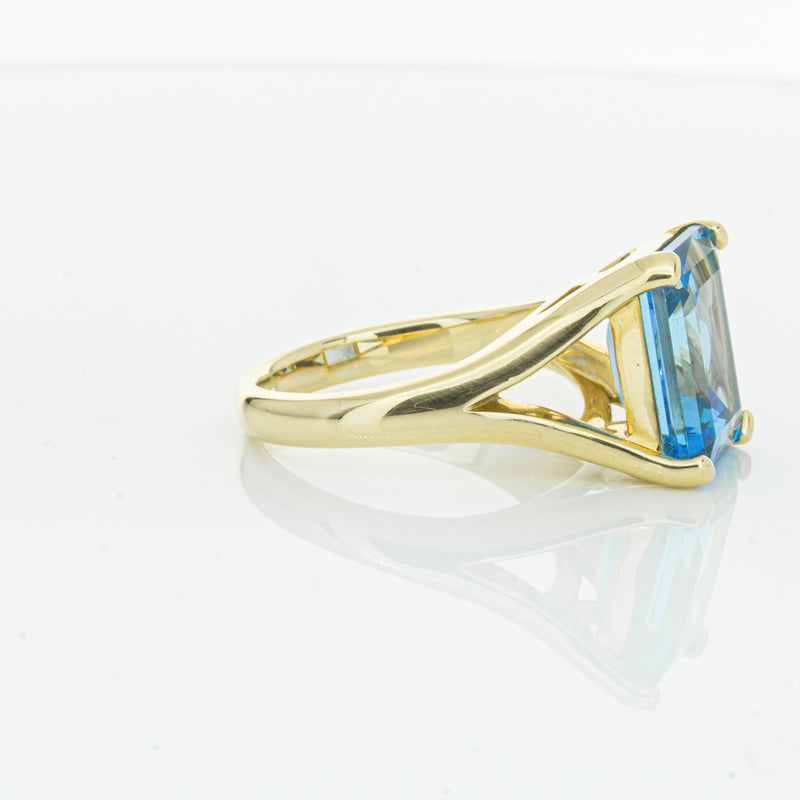 14ct Yellow Gold Blue Topaz Verona Ring-Ring-Walker & Hall