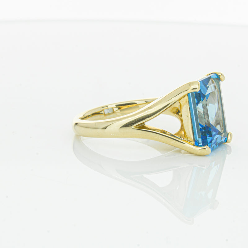 14ct Yellow Gold Blue Topaz Verona Ring-Ring-Walker & Hall