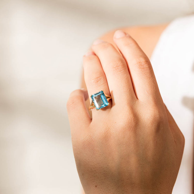 14ct Yellow Gold Blue Topaz Juliet Ring-Ring-Walker & Hall