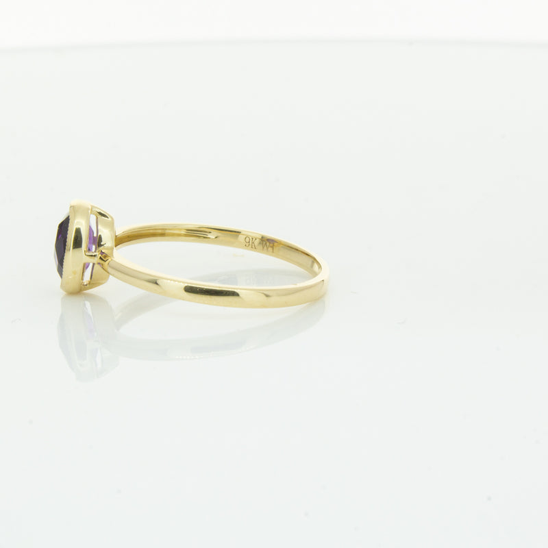9ct Yellow Gold Amethyst Lavender Ring-Ring-Walker & Hall